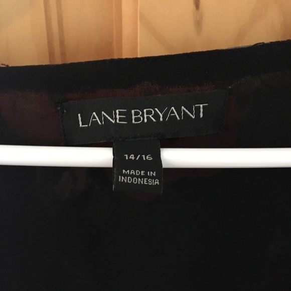 Floral top with short bell sleeves - Picture 2 of 5